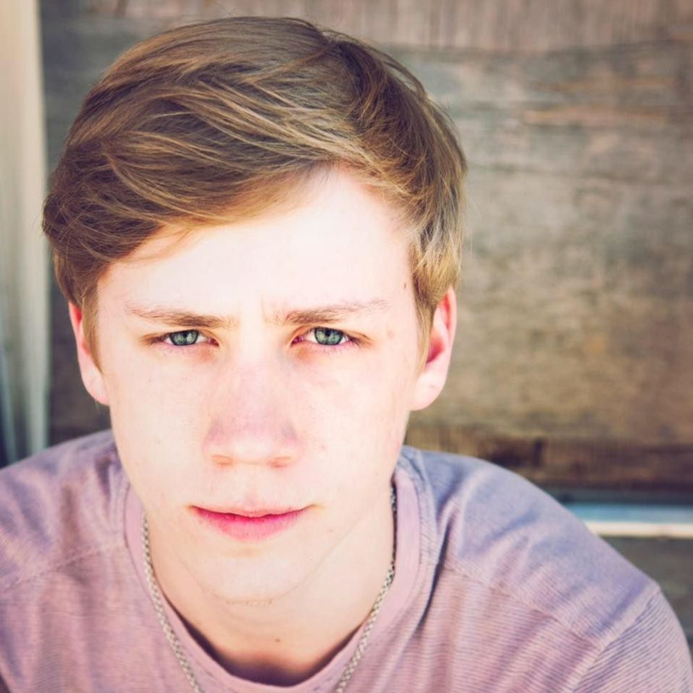 Meet your Posher, Braxton